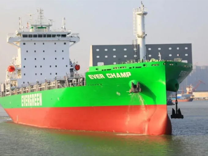 Complete Sets by SCMET: 1900TEU first manufacturing ship